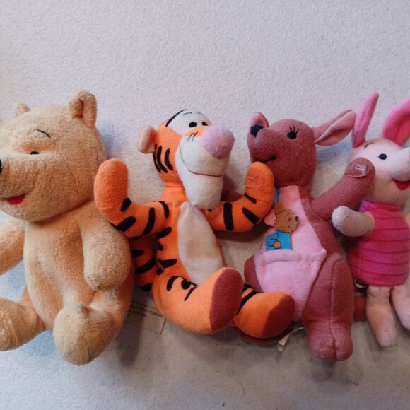 1997 Mattel Disney Winnie the Pooh and Friends Holding Hands Vintage - See Desc. - Picture 2 of 14